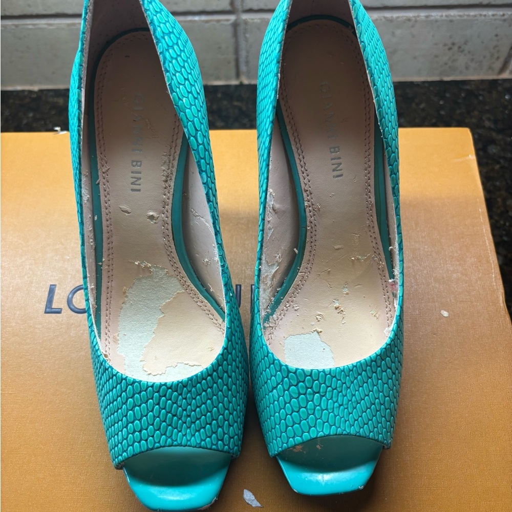 Gianni Bini Aqua Peep Toe Heels